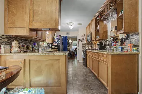Kitchen - 2549 River Rdg, Conroe, TX 77385 photo 3 of 3