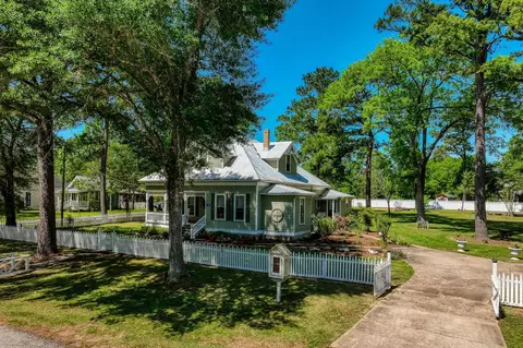 235 Hickory St, New Ulm, TX 78950
