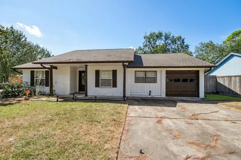 3320 Churchill St, Pearland, TX 77581