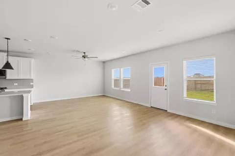 Living - 29010 Fig Vine Dr, Waller, TX 77484 photo 4 of 4