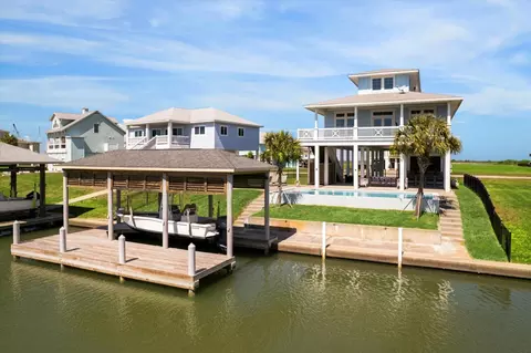2012 Laguna Harbor Cove Blvd, Port Bolivar, TX 77650