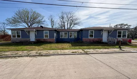 1207 W 9th St, Freeport, TX 77541