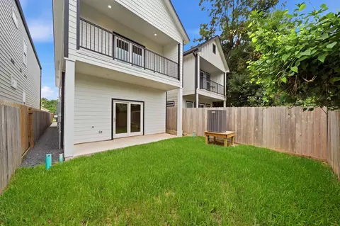 414 E 34th St, Houston, TX 77018