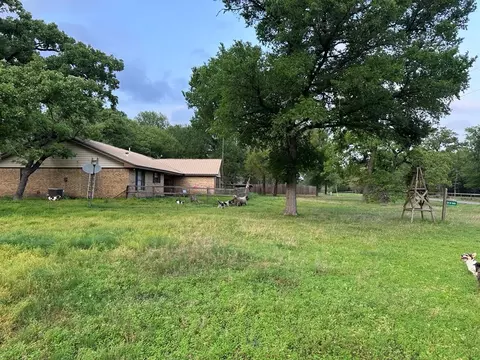 2316 Mallard Dr, Caldwell, TX 77836