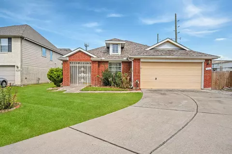 8131 Golden Trace Ct, Houston, TX 77083