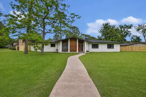 22 Sherwood St, Dayton, TX 77535