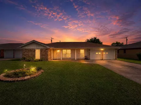 2514 16th Ave N, Texas City, TX 77590