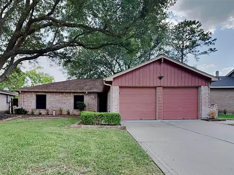 16418 Forest Bend Ave, Friendswood, TX 77546
