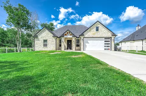 8032 Short Rd, Needville, TX 77461