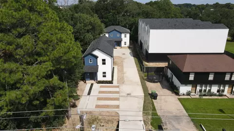 9439 Radio Rd #A/B, Houston, TX 77075
