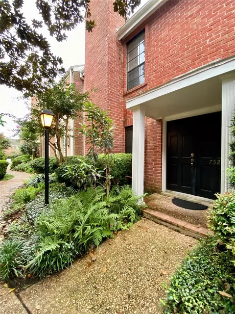 752 Augusta Dr, Houston, TX 77057