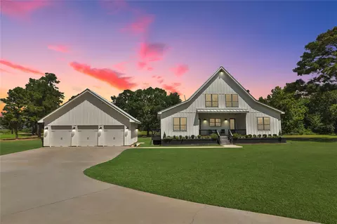 1400 Hicks St, Tomball, TX 77375