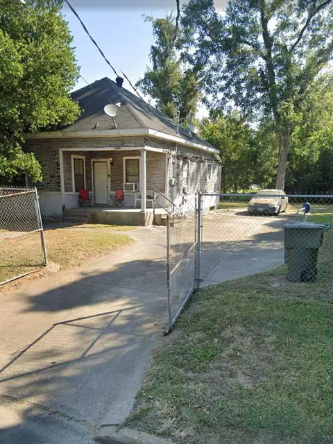 1945 Brooklyn St, Beaumont, TX 77701