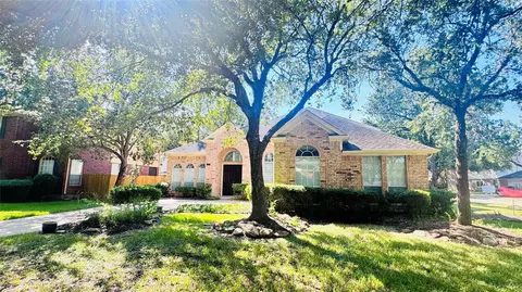 1702 Berkoff Dr, Sugar Land, TX 77479