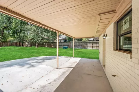 Exterior - 9096 N Comanche Cir, Willis, TX 77378 photo 2 of 5