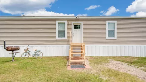 5366 W Belt, Brazoria, TX 77422