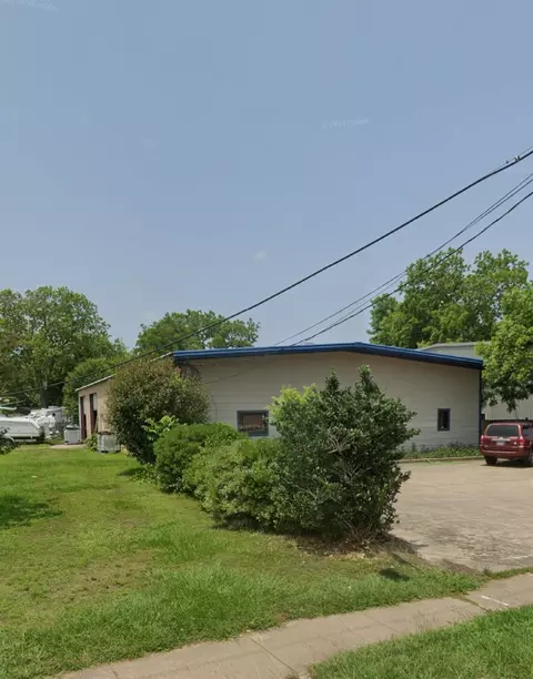Exterior - 224 E Main St, Clute, TX 77531 photo 2 of 3