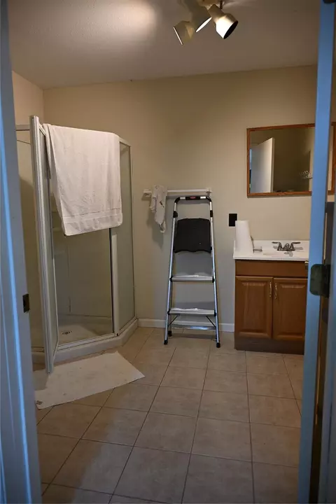 Bath - 224 E Main St, Clute, TX 77531 photo 2 of 2