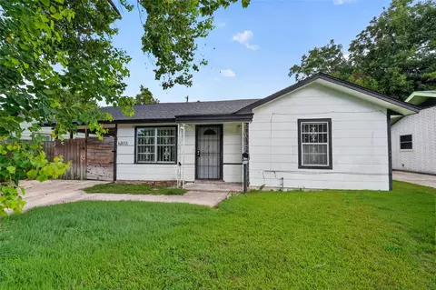 4813 Brinkley St, Houston, TX 77033