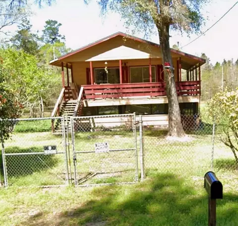 61 Hooker Ln, Shepherd, TX 77371