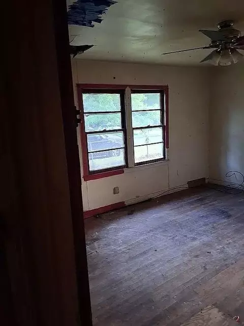 Bedroom - 390 Nelson St, Jasper, TX 75951 photo 1 of 2