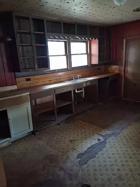 Kitchen - 390 Nelson St, Jasper, TX 75951 photo 1 of 1