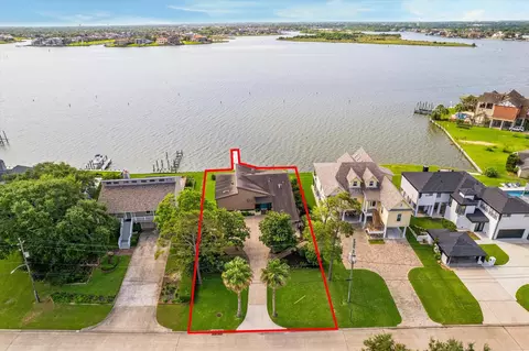 2414 Baycrest Dr, Houston, TX 77058