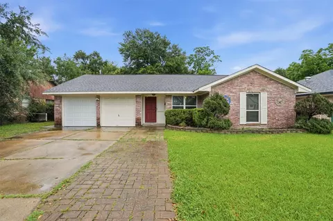 2605 Burke Rd, Pasadena, TX 77502