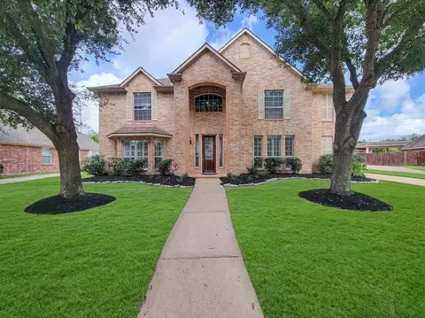 17715 Laguna Trail Dr, Houston, TX 77095