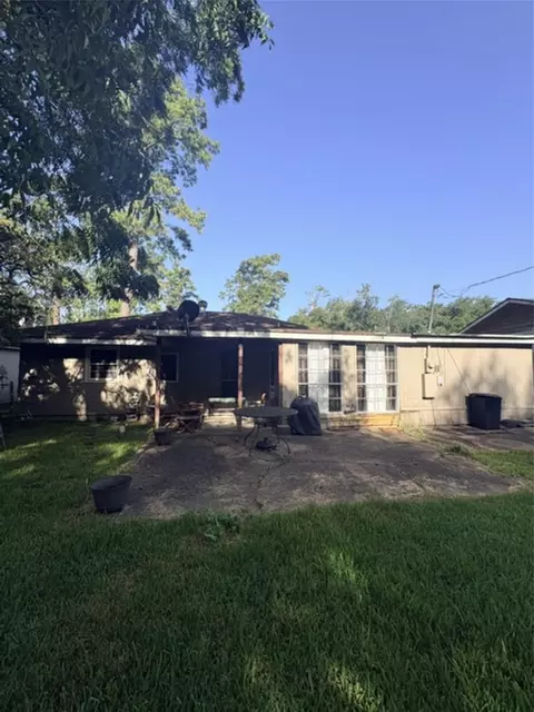 5270 Spencer Dr, Beaumont, TX 77708 photo 8
