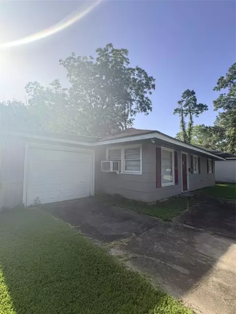 5270 Spencer Dr, Beaumont, TX 77708 photo 4