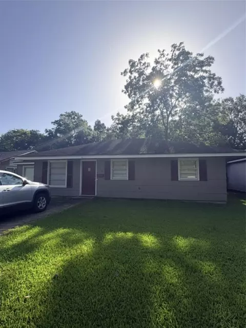 5270 Spencer Dr, Beaumont, TX 77708 photo 3