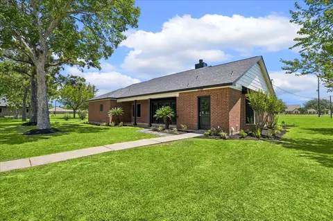 15415 Skyhawk Ln, Baytown, TX 77523