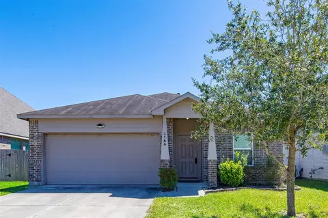 2164 Dale St, Alvin, TX 77511