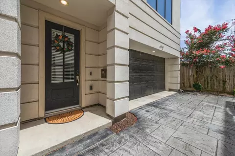 Exterior - 4113 Eigel St, Houston, TX 77007 photo 3 of 5