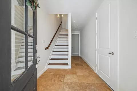 Entry Way - 4113 Eigel St, Houston, TX 77007 photo 1 of 2