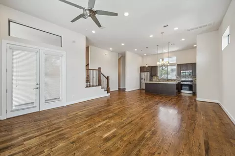 Living - 4113 Eigel St, Houston, TX 77007 photo 3 of 3