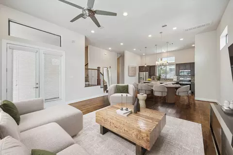 Living - 4113 Eigel St, Houston, TX 77007 photo 2 of 3