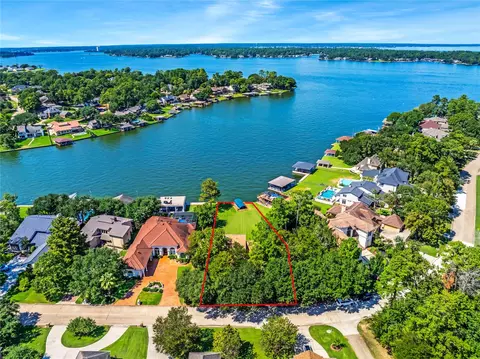 142 Lakeside Dr, Montgomery, TX 77356