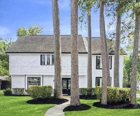 1123 Suwanee Ln, Houston, TX 77090