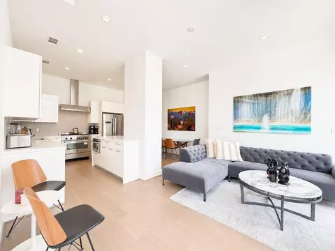 1211 Caroline St #1608, Houston, TX 77002