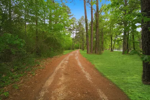 1775 Us Highway 190 E, Livingston, TX 77351