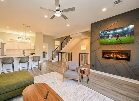 4748 Mallow St E, Houston, TX 77033