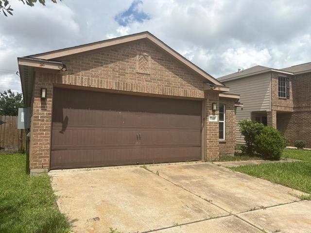 17135 Osprey Landing Dr, Hockley, TX 77447