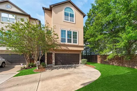 870 Fisher St, Houston, TX 77018