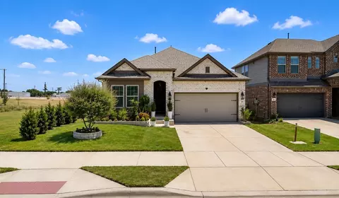 102 Camelia St, Garland, TX 75043