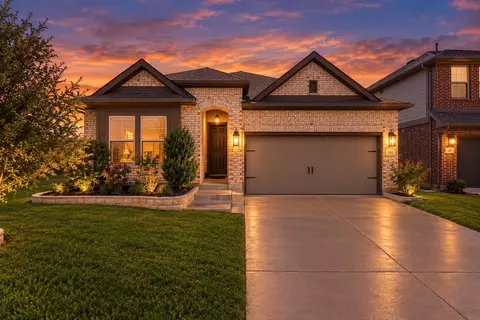 102 Camelia St, Garland, TX 75043