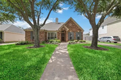12435 Hazyglen Dr, Houston, TX 77082