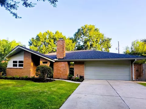 5315 Briarbend Dr, Houston, TX 77096
