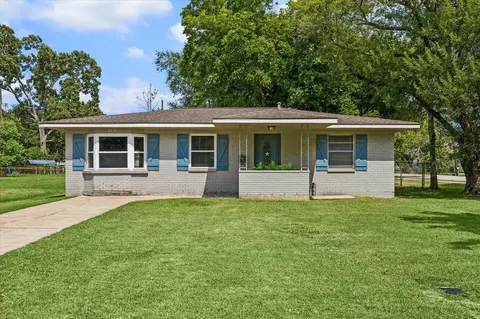 2439 S Austin Ave, Pearland, TX 77581